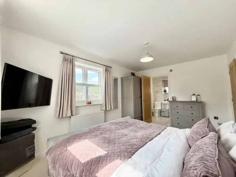 4 Bed Detached House for Sale in Cowthorpe