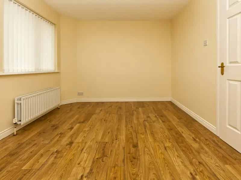 2 Bed Duplex Apartment Bangor West - Ensuite Master - Off Street Parking