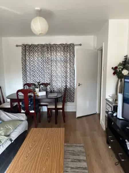3 Bedroom House Near Woking Town Centre