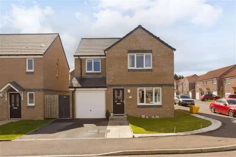 4 Bed Detached House Gorebridge
