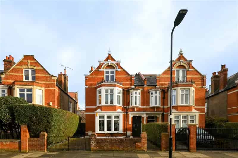 5 Bedroom House Haymills Estate London