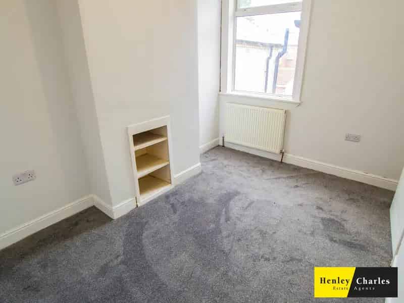 3 Bedroom Terraced House For Rent Near Amenities