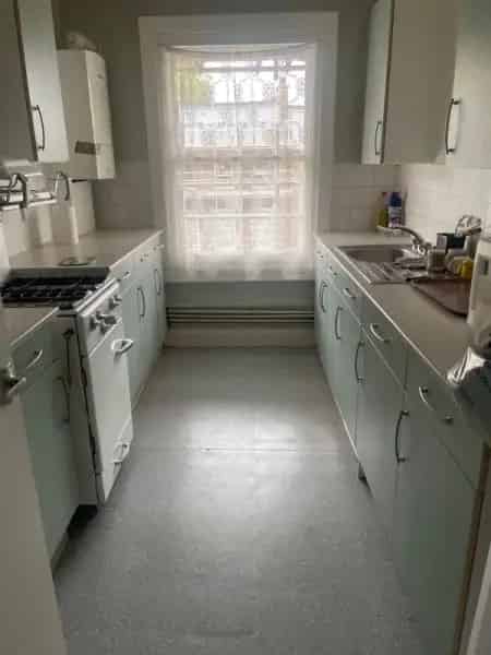 1 Bedroom Top Floor Flat in Period House