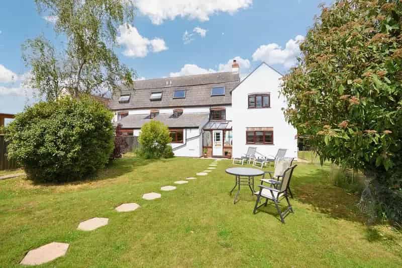 4 Bedroom Semi Detached House for Sale in Walton Cardiff