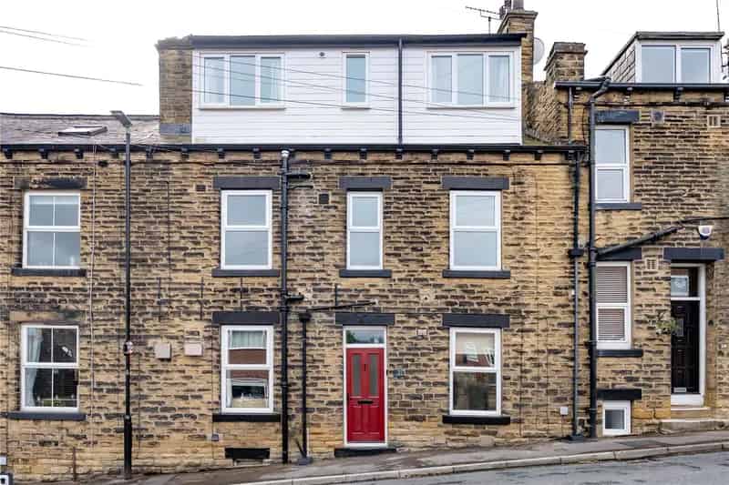 Spacious Victorian House Rodley Four Double Bedrooms Updated Ensuite