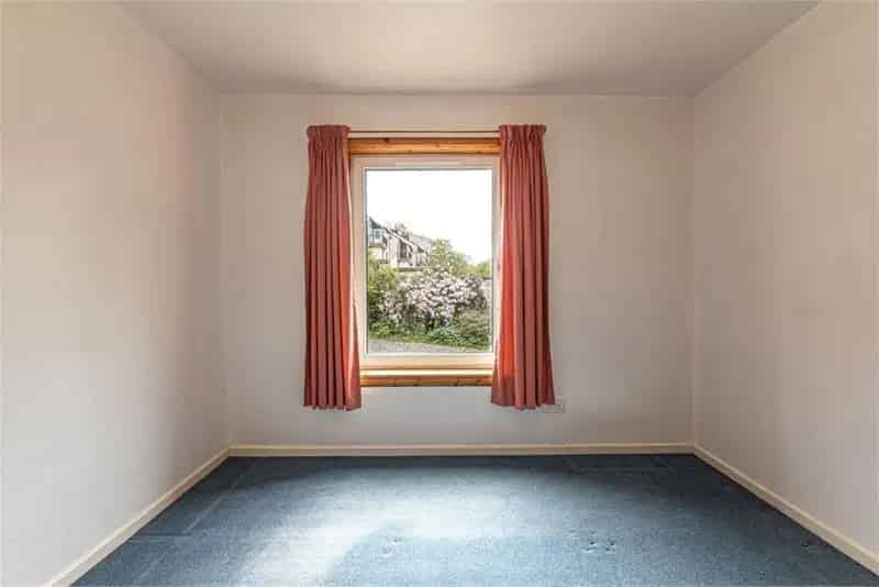 2 Bed House - End Terraced with 1 Reception Room