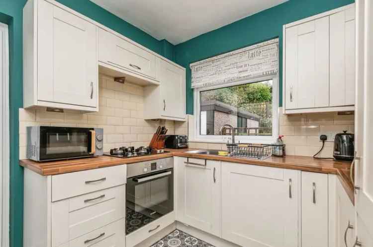 3 Bedroom Semi Detached House for Sale Birkenshaw West Yorkshire