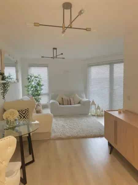 1-Bed Apartment Swap - Prime London Location Near Clapham Station