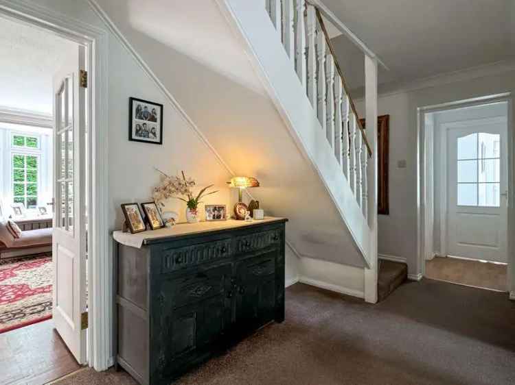 5 Bed House for Sale Near Camberley