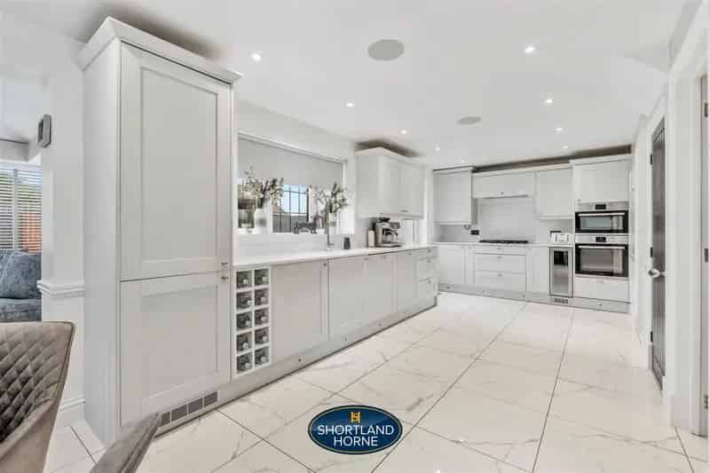4 Bedroom Detached House for Rent in Allesley Green Coventry