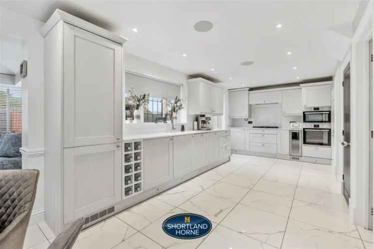 4 Bedroom Detached House for Rent in Allesley Green Coventry