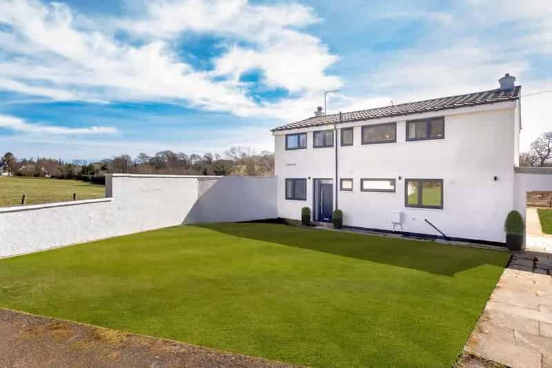 5 Bedroom Detached House for Sale in Craigiehall Meadows Edinburgh