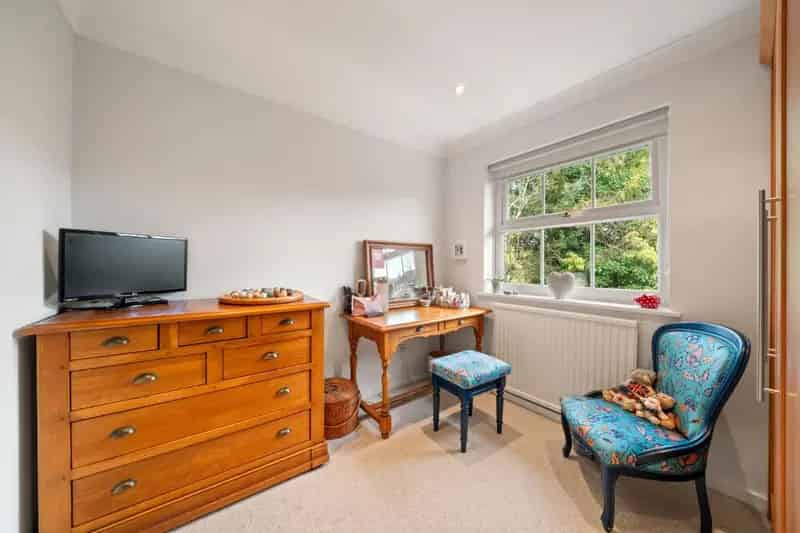 4 Bed Detached House for Sale in Kempshott Basingstoke