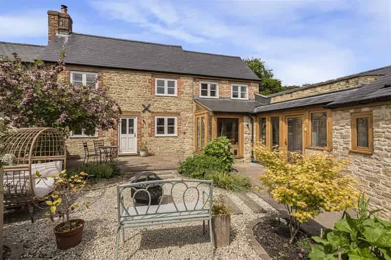 3 Bedroom Stone Cottage Fritwell Oxfordshire
