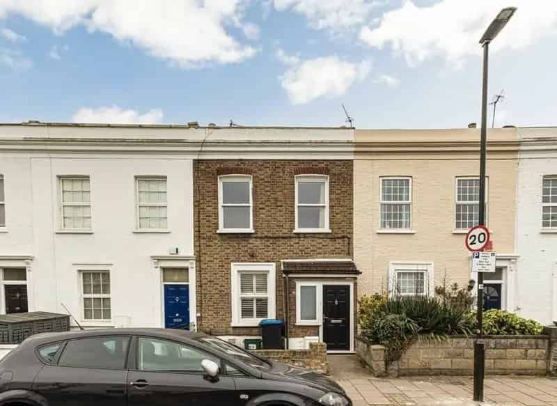 Two Double Bedroom Terraced House Near Wimbledon Broadway