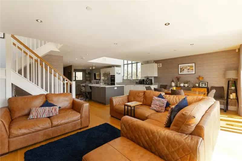 5 Bedroom Detached Lakeside House for Sale Lower Mill Estate