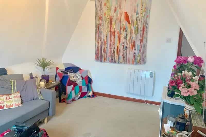 Modern First Floor Apartment Shirley Southampton Near Train Station