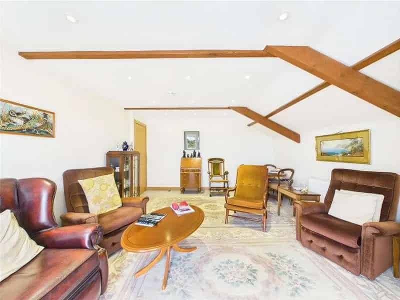 4 Bed Detached House with Ancillary Accommodation Potential