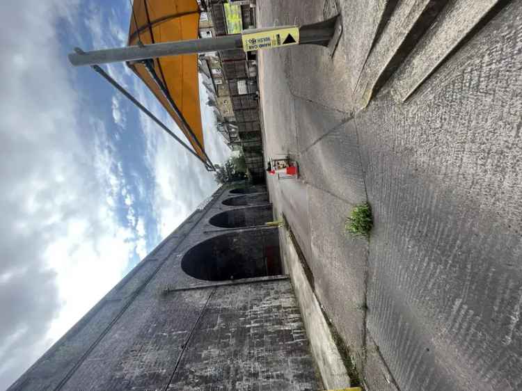 Large Secure Yard 15850 sq ft 4 Arches Kilburn Flexible Lease