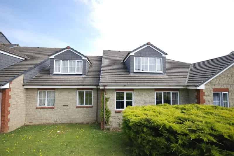 2 Bedroom Apartment to Rent Near Town Centre