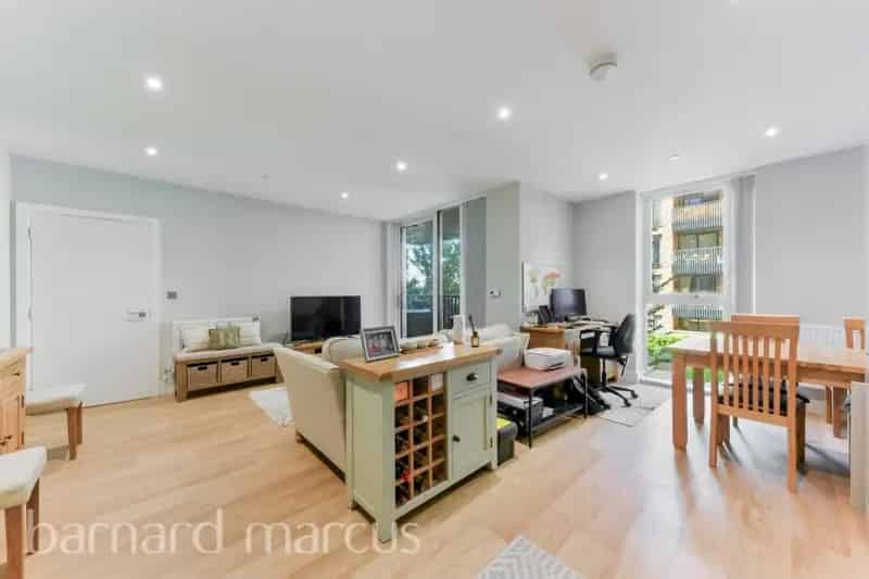 Flat For Sale , London, England