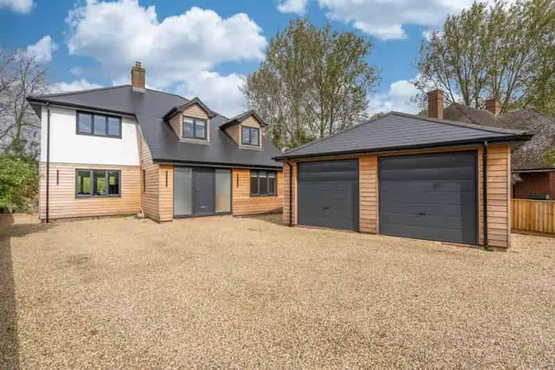 4-Bedroom Detached House with Paddocks Coltishall