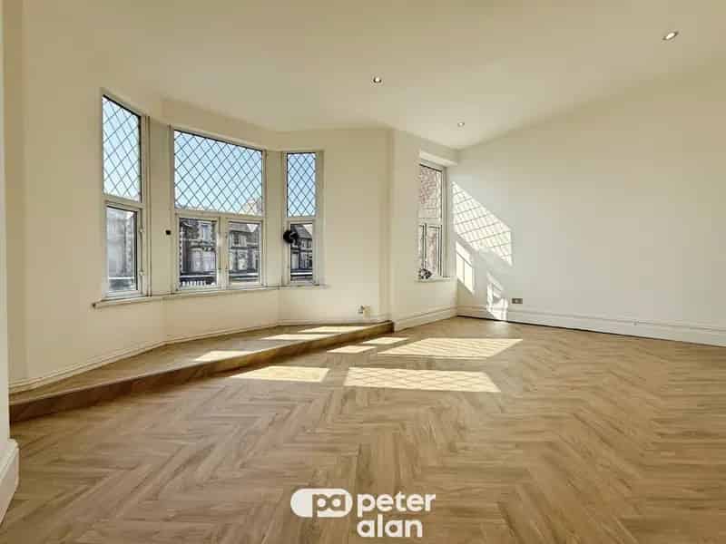 3 Bedroom Flat Available Immediately Near Schools and Parks