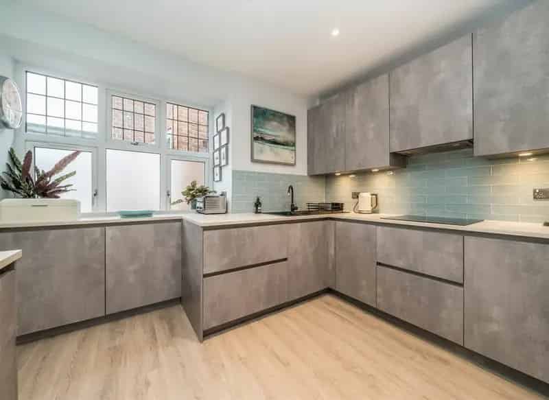 Flat For Sale , Portsmouth Road, London, England