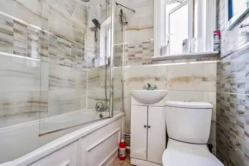 3 Bed Mid-Terrace House Near Harrow & Wealdstone Station