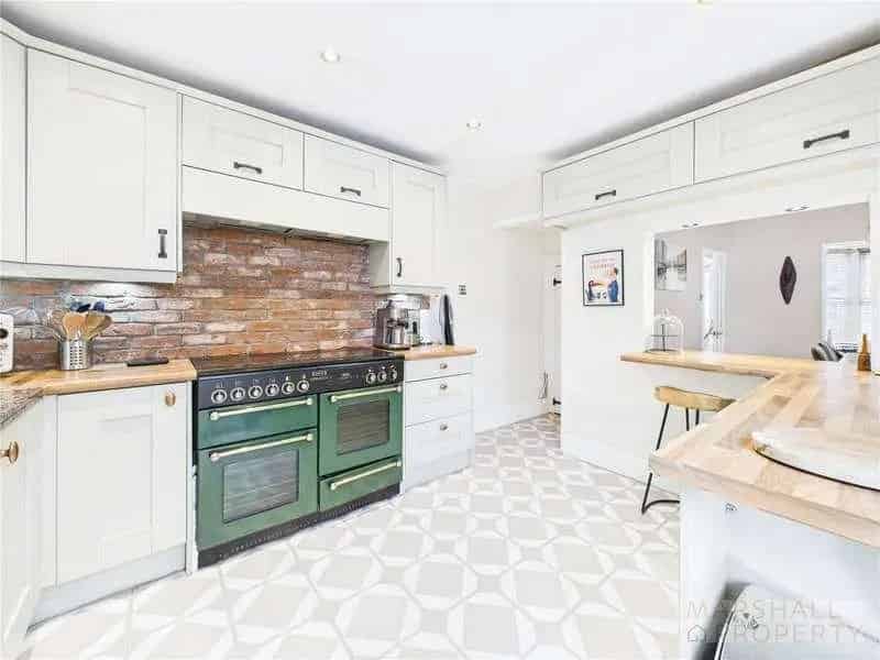 3 bed house for sale