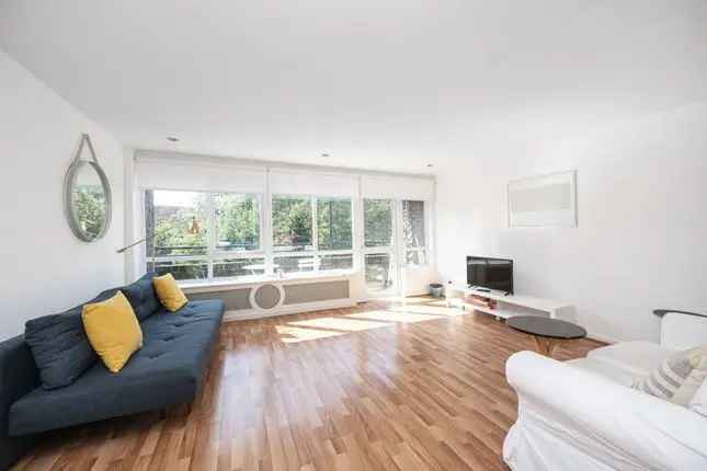 Maisonette to rent in Patriot Square, Bethnal Green, London E2