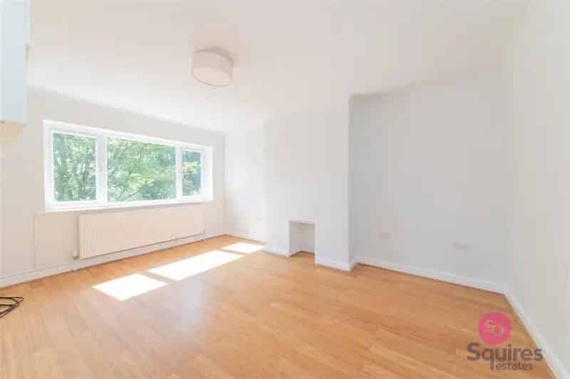 2 Bedroom Flat House to Rent Mill Hill