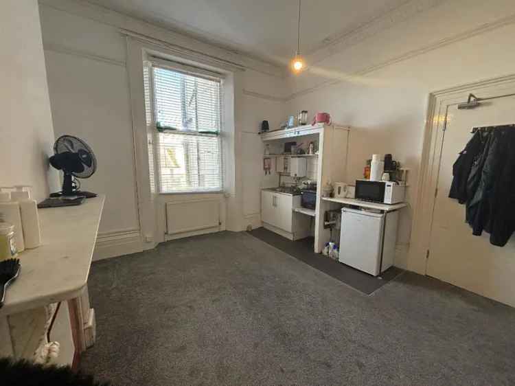 Studio to Rent: Smooth Tenancy, Dedicated Service