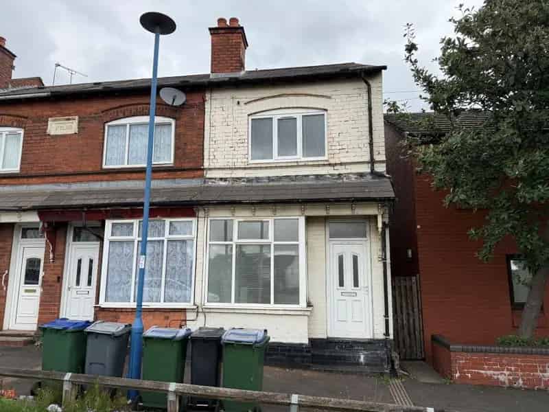 3 Bedroom End Terrace House For Sale By Auction