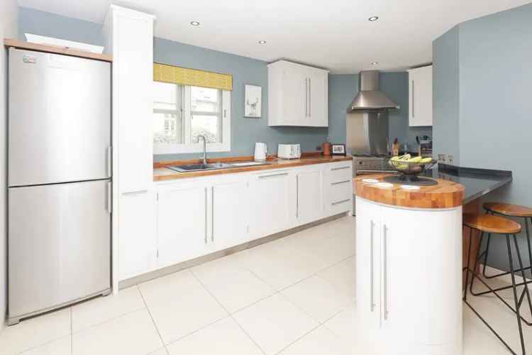 Stunning 3-Bedroom Detached House in Ansty