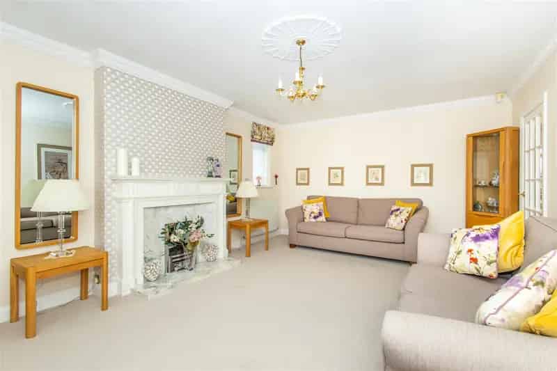 3 Bedroom Detached Bungalow House to Rent