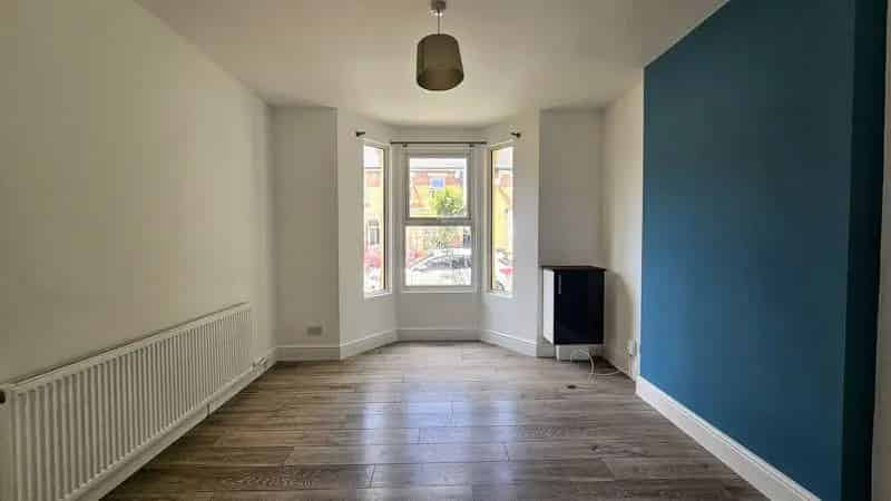 4 Bedroom Semi Detached House To Rent