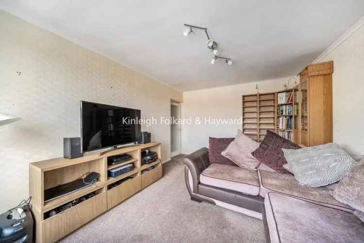 Flat For Sale , High Road, London, England