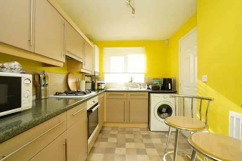 Modern Three Bedroom Semi Detached Home LS8