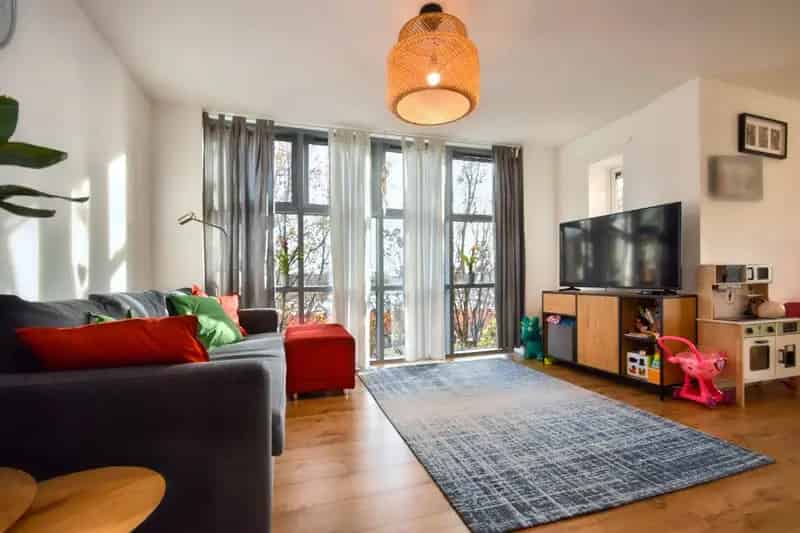 Two Bedroom Apartment Wakefield - Gated Access & Open Plan Living
