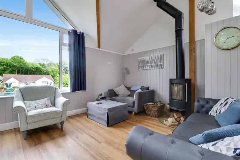 5 Bedroom Detached House with Annexe Northam