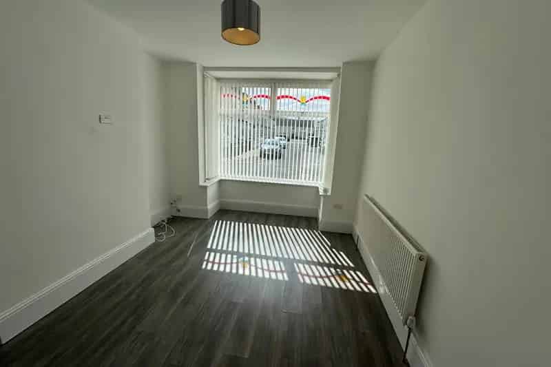 3 Bed House Near West Derby Road