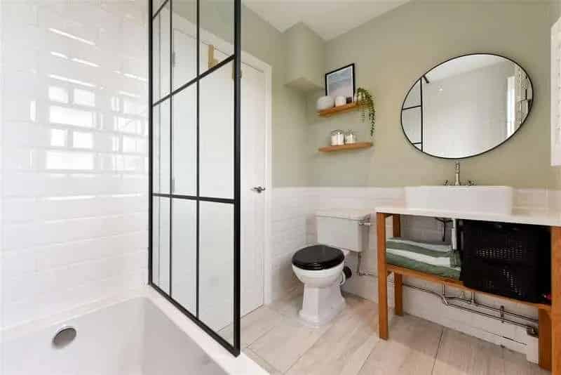 4 Bed Semi-Detached House Chichester
