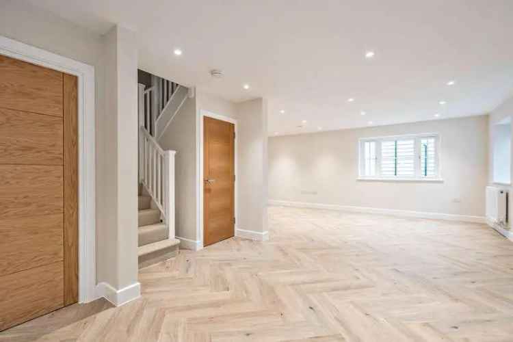 2 Bed Mews House for Sale in Ewell Village