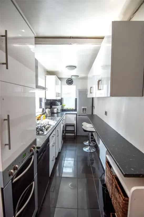 3 Bed House for Sale Freehold Parking Extended Kitchen Garden