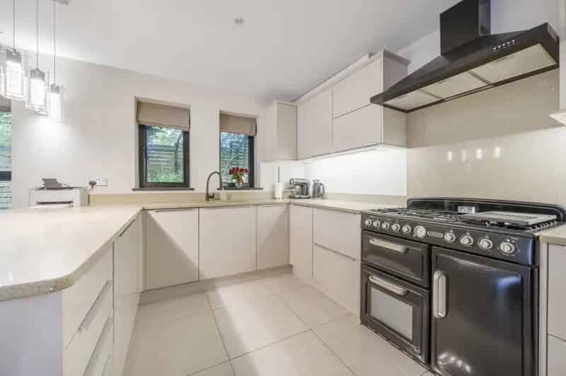 4 Bedroom Detached House for Sale Near Woodside Park Tube