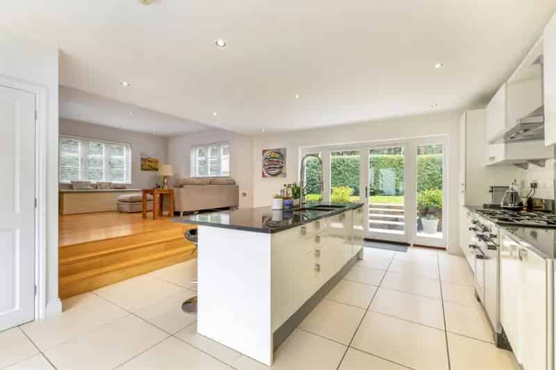 4 Bedroom Detached House for Sale Near Winchester