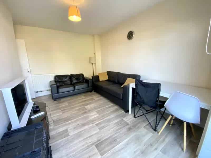 4 Bedroom Fully Furnished Student House