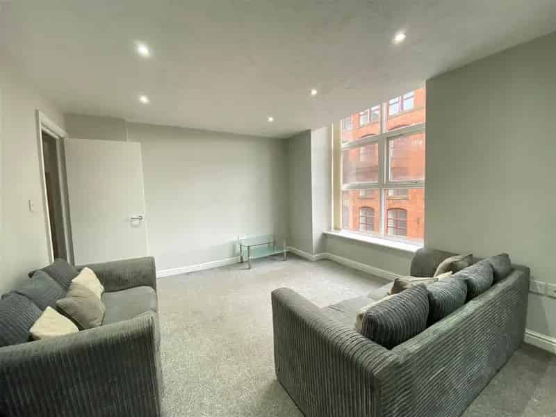 1 Bedroom Apartment in Grade II Listed Building - Cash Buyers