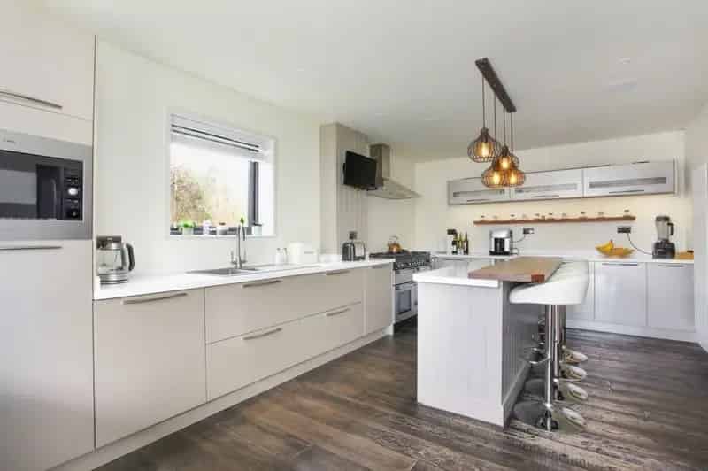 4 Bedroom Detached House for Sale Densole Kent